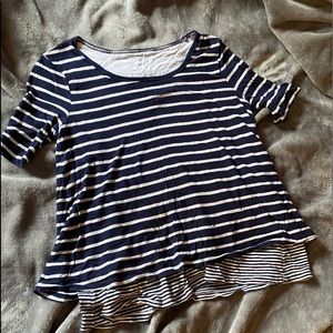 Gap Blue/White striped nursing top